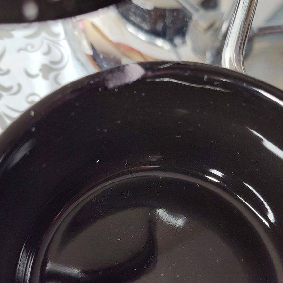 Revolving 6-pc Dip Ceramic Bowls 11x11x9 ** 1 bowl has a crack ** - Picture 6 of 8